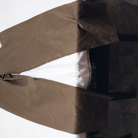 FENDI PANTS I FIT A 36 ITS PERFECT FOR ANYONE 34-36 - Picture 3 of 8